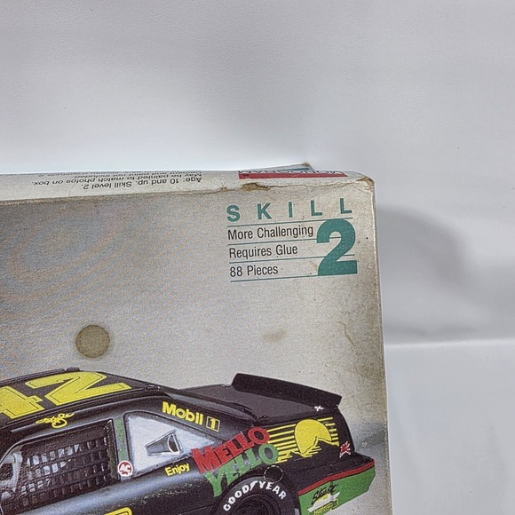 Monogram Model 2428 Kyle Petty Nascar Mellow Yellow Stock Car  1:24 Sealed 1991 - Picture 3 of 11